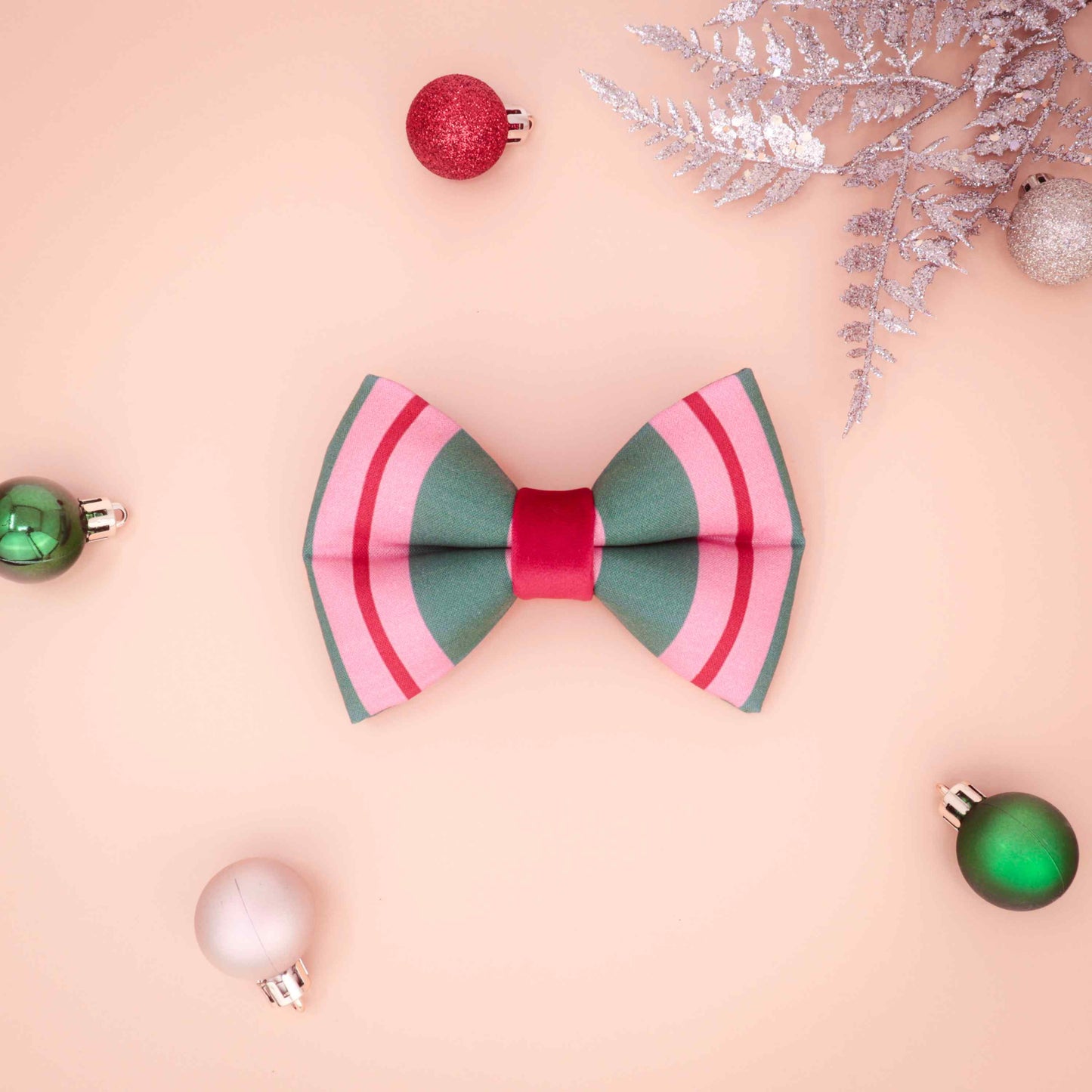 "Peppermint Lane" Puffy Bowtie