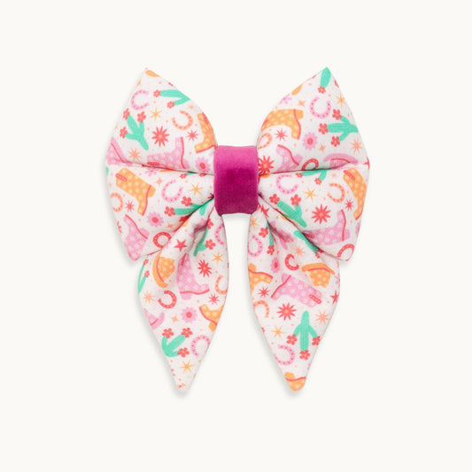 "Howdy!" Sailor Bow