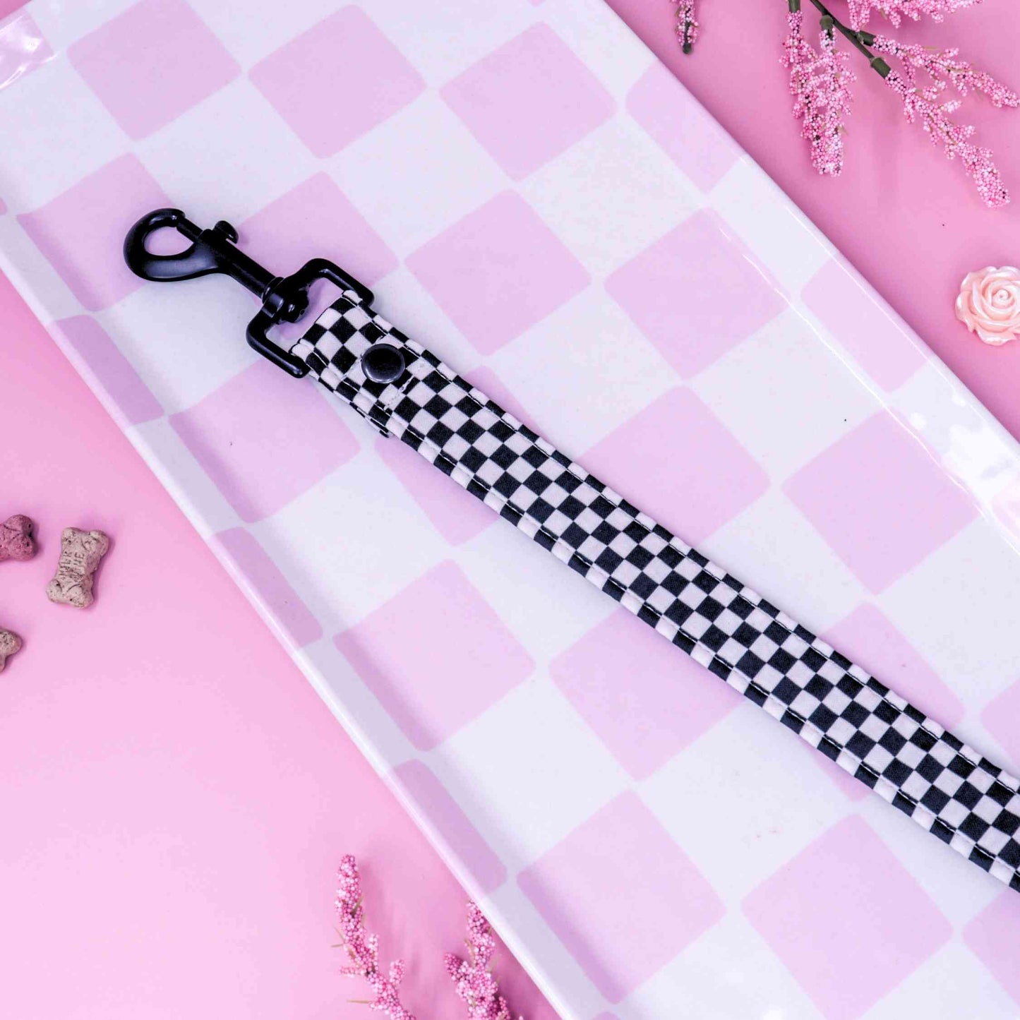 "Checkmate" Leash